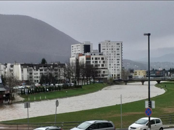 Trosoban Apartman Sarajevo, Ilidza Centar 外观 照片